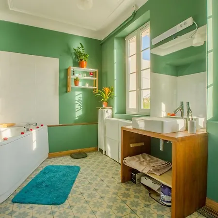 Le Rocher Homestay *