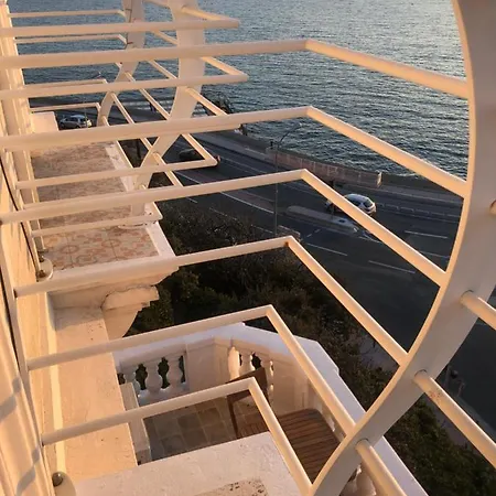 Le Rocher Homestay Marseille