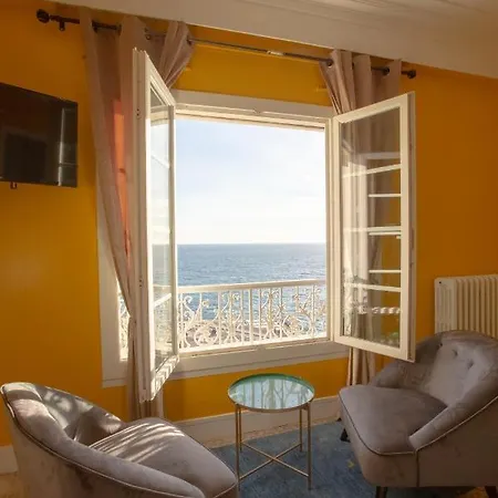 Le Rocher Homestay *